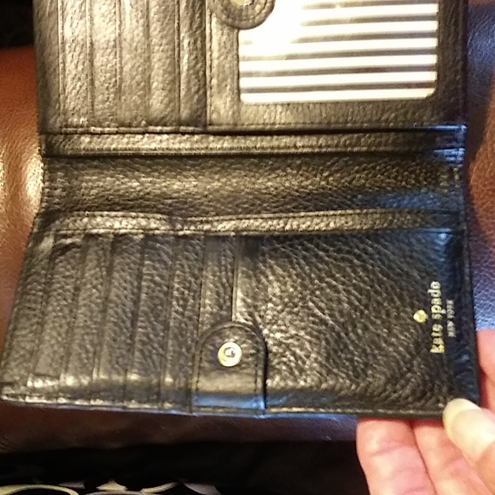 Black Leather Barrel Handbag with Wallet - Picture 13 of 13